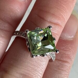 NWT Green Peridot Ring Princess‎ Cut Gemstone silver Cocktail Ring Size 6